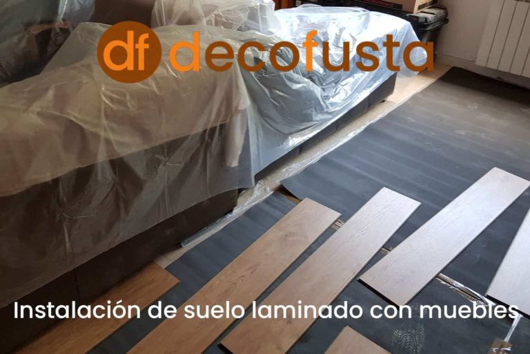 Instalación de suelo laminado con muebles