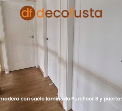 Casa de madera con suelo laminado Purefloor 8 y puertas lacadas